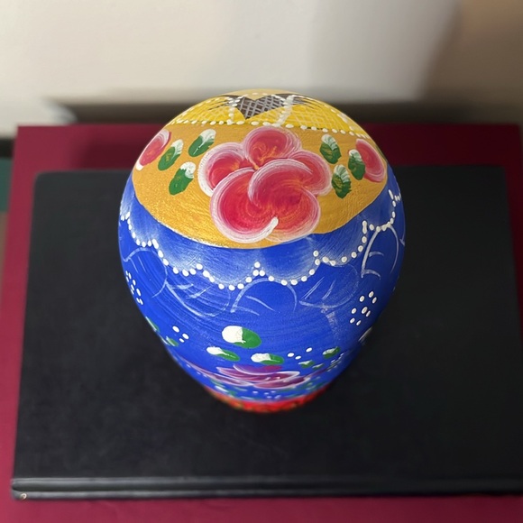 Matryoshka Handmade Wooden Traditional Russian 7 Piece Nesting Stacking Dolls - Picture 5 of 14